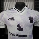 camiseta-manchester-united-segunda-equipacion-version-jugador-2025-2026-pecho