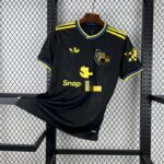 camiseta-manchester-united-tercera-equipacion-2025-2026