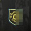 camiseta-manchester-united-tercera-equipacion-mujer-2025-2026-escudo