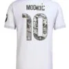 camiseta-real-madrid-edicion-limitada-luka-modric-2025-parte-trasera