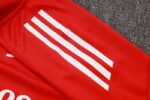 chandal-arsenal-rojo-2025-2026-hombro