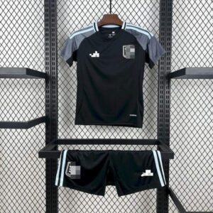 conjunto-niño-aston-villa-segunda-equipacion-2025-2026