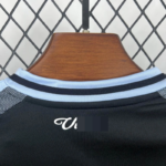 conjunto-niño-aston-villa-segunda-equipacion-2025-2026-cuello-trasero