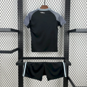 conjunto-niño-aston-villa-segunda-equipacion-2025-2026-parte-trasera