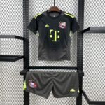 conjunto-niño-bayern-de-munich-portero-2025-2026