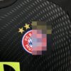 conjunto-niño-bayern-de-munich-portero-2025-2026-escudo
