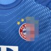 conjunto-niño-bayern-de-munich-portero-azul-2025-2026-escudo