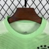 conjunto-niño-bayern-de-munich-portero-verde-2025-2026-cuello