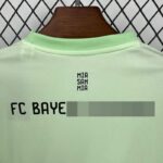 conjunto-niño-bayern-de-munich-portero-verde-2025-2026-cuello-trasero