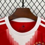 conjunto-niño-bayern-de-munich-primera-equipacion-2025-2026-cuello