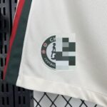 pantalon-corto-chelsea-segunda-equipacion-2025-2026-escudo