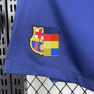 pantalon-corto-fc-barcelona-primera-equipacion-2025-2026-escudo