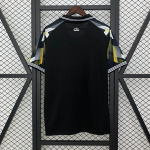 Camiseta Real Madrid Edicion Especial Negro con Blanco 25-26 dorsal