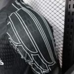 Camiseta de portero del PSG Versión jugador 2025-2026-hombro lateral