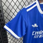 Conjunto Niño Real Madrid Tercera Equipación 2025-2026-hombro