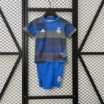Conjunto-niño-real-madrid-entrenamiento-2025-2026