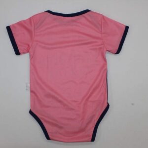 body-de-bebe-real-madrid-rosa-2024-2025-parte-trasera