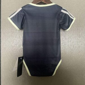 body-de-bebe-real-madrid-segunda-equipacion-2025-2026-parte-trasera