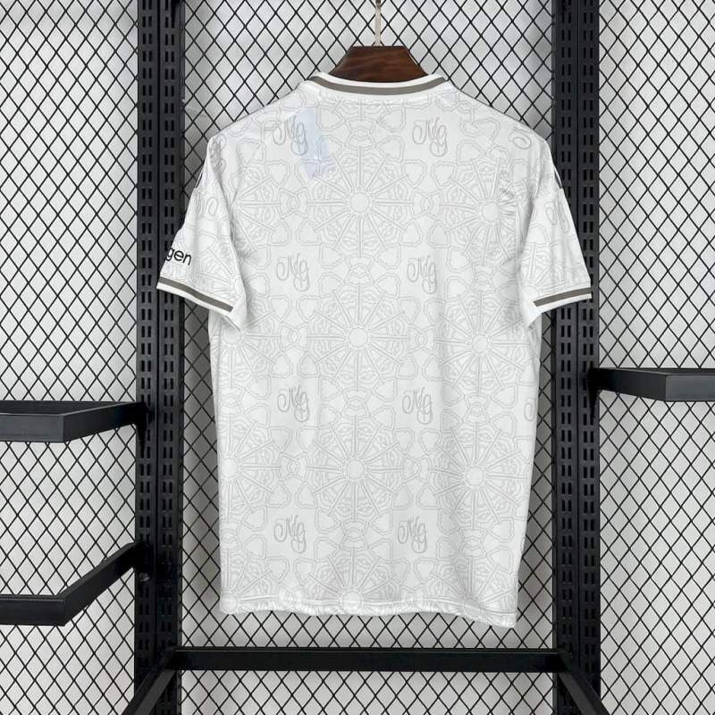 camiseta-Nottingham-Forest-segunda-equipacion-2025-2026-parte-trasera