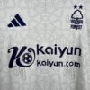 camiseta-Nottingham-Forest-segunda-equipacion-2025-2026-pecho