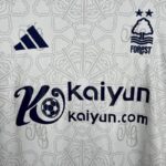 camiseta-Nottingham-Forest-segunda-equipacion-2025-2026-pecho
