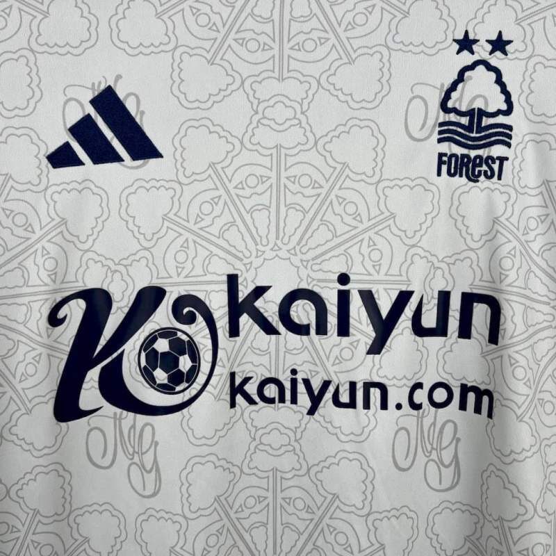 camiseta-Nottingham-Forest-segunda-equipacion-2025-2026-pecho