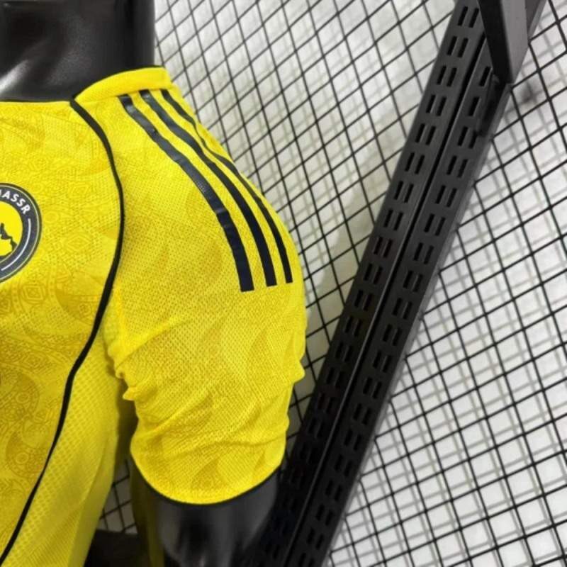 camiseta-al-nassr-primera-equipacion-version-jugador-2025-2026-puño