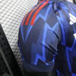 camiseta-arsenal-segunda-equipacion-version-jugador-2025-2026-puño