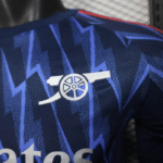 camiseta-arsenal-segunda-equipacion-version-jugador-manga-larga-2025-2026-escudo