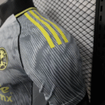 camiseta-club-america-tercera-equipacion-2025-2026-puño