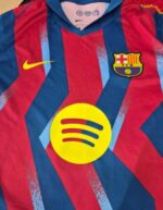 camiseta-fc-barcelona-cuarta-equipacion-2025-2026-pecho