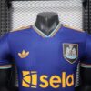 camiseta-newcastle-segunda-equipacion-version-jugador-2025-2026-pecho