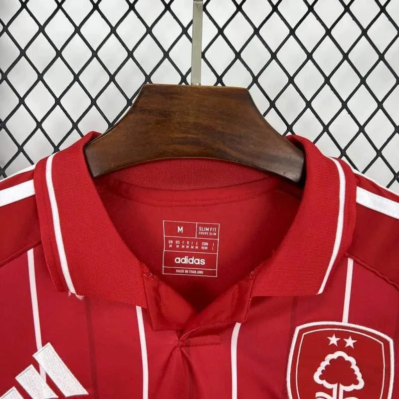 camiseta-nottingham-forest-primera-equipacion-2025-2026-cuello