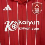camiseta-nottingham-forest-primera-equipacion-2025-2026-pecho