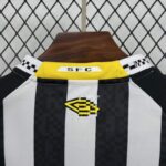 camiseta-santos-segunda-equipacion-2025-2026-cuello-trasero