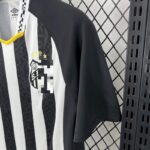 camiseta-santos-segunda-equipacion-2025-2026-puño