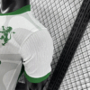 camiseta-sporting-de-lisboa-segunda-equipacion-version-jugador-2025-2026-puño
