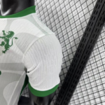 camiseta-sporting-de-lisboa-segunda-equipacion-version-jugador-2025-2026-puño