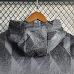 cortaviento-bayern-de-munich-2025-2026-cuello-trasero