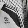 chaqueta-cortaviento-manchester-united-2025-2026-hombro