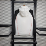 chaqueta-cortaviento-manchester-united-2025-2026-parte-trasera