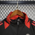 chaqueta-cortaviento-manchester-united-negro-2025-2026-cuello