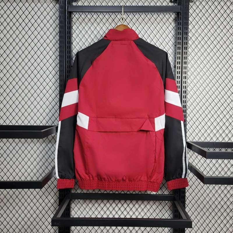 chaqueta-cortaviento-nottingham-forest-2025-2026-parte-trasera
