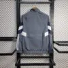 chaqueta-cortaviento-real-madrid-2025-2026-parte-trasera