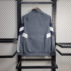 chaqueta-cortaviento-real-madrid-2025-2026-parte-trasera