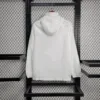 chaqueta-cortaviento-real-madrid-2025-2026-parte-trasera