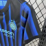 conjunto-niño-inter-milan-primera-equipacion-2025-2026-puño