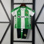 conjunto-niño-real-betis-primera-equipacion-2025-2026