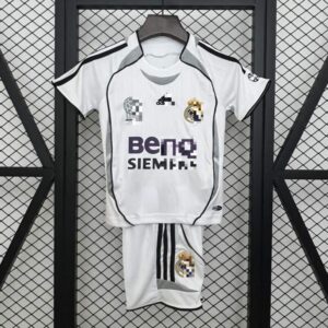 conjunto-niño-real-madrid-primera-equipacion-2025-2026