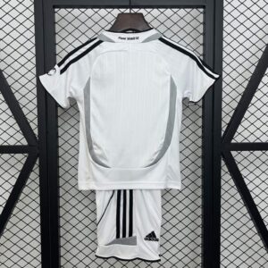 conjunto-niño-real-madrid-primera-equipacion-2025-2026-parte-trasera